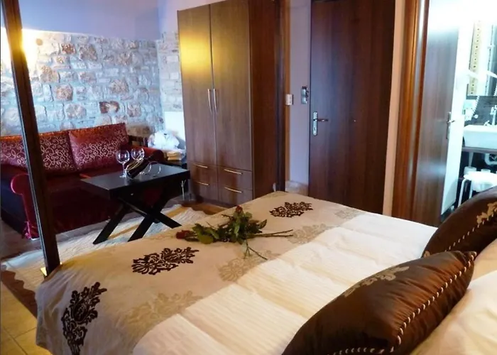 Paramythenio Konukevi 4*